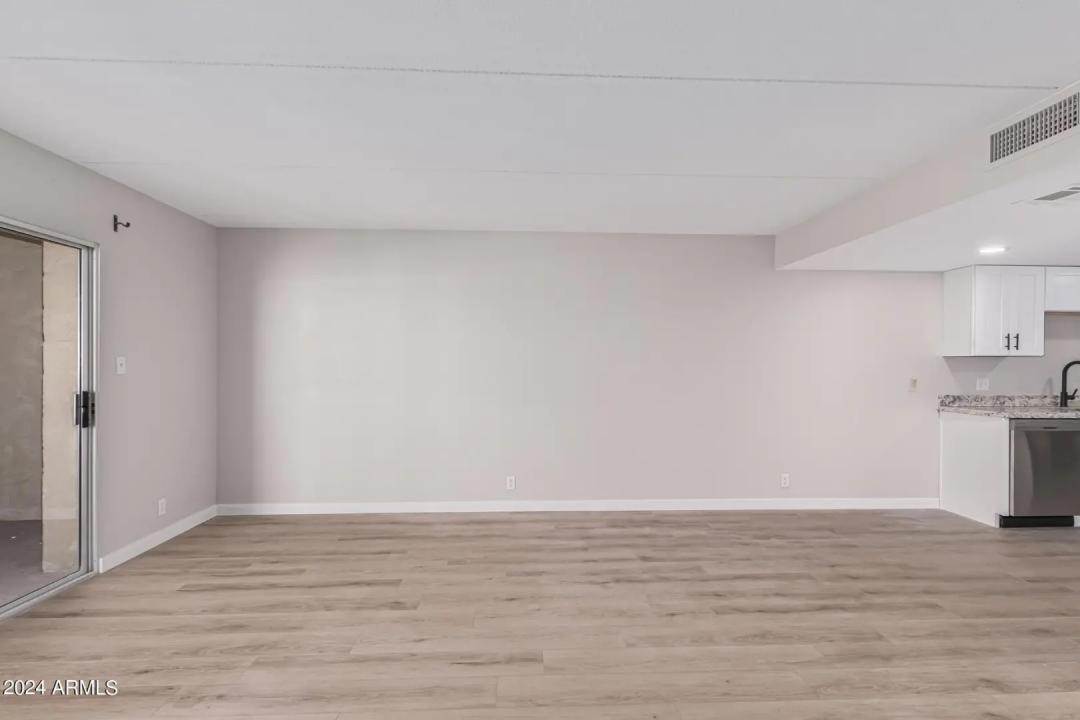 Real Estate Picture 11