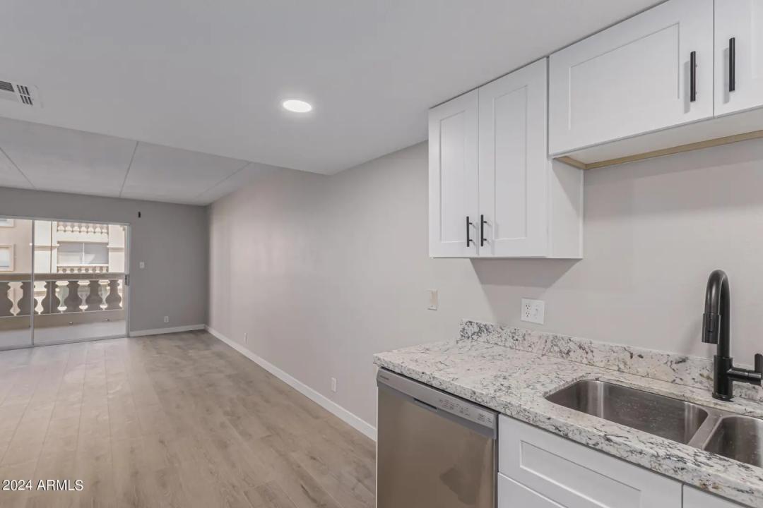 Real Estate Picture 15