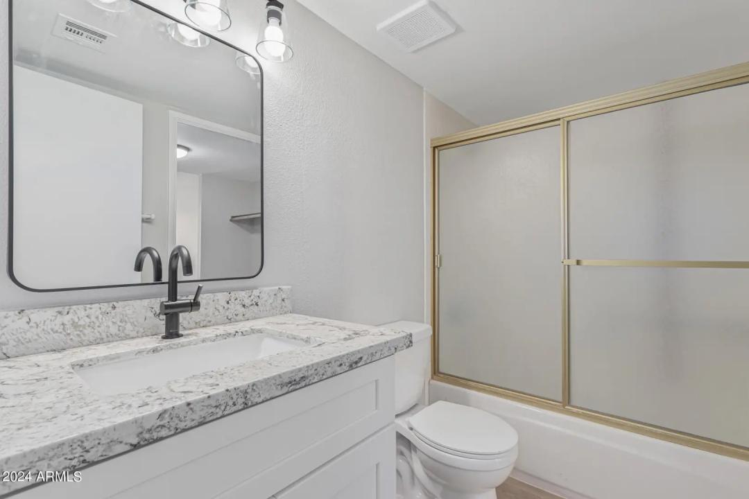 Real Estate Picture 23