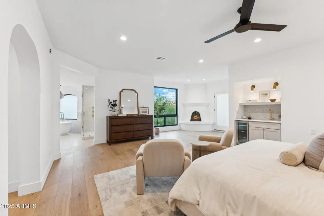 Real Estate Picture 6