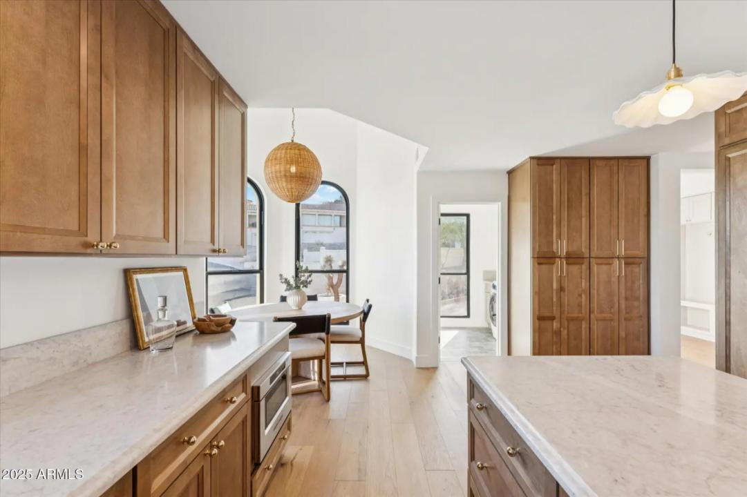 Real Estate Picture 9