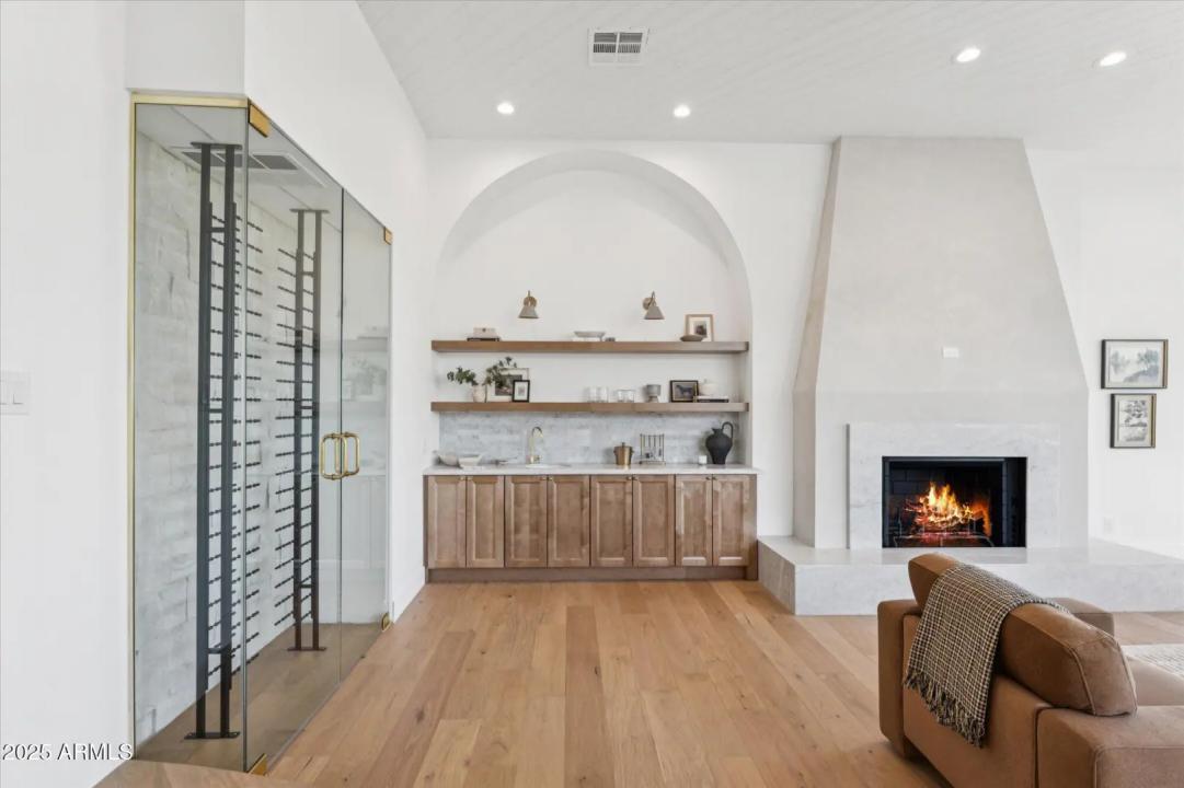 Real Estate Picture 13