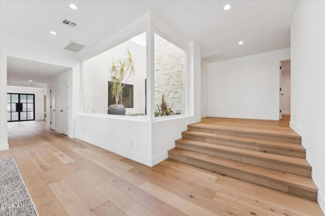 Real Estate Picture 15