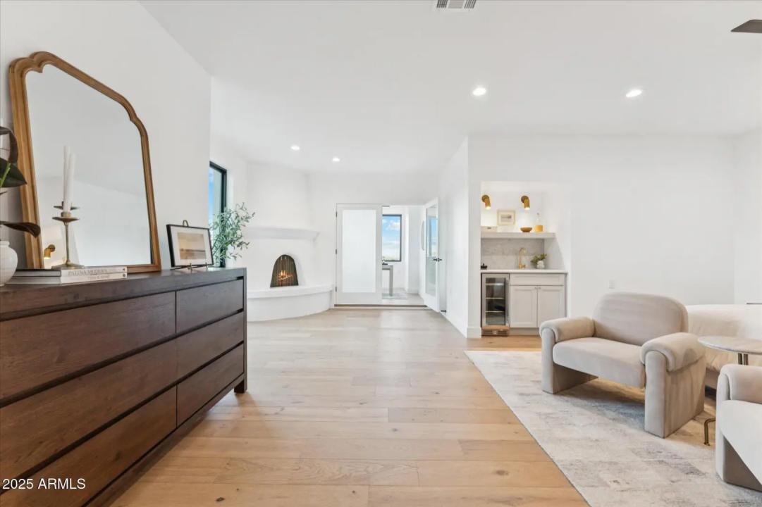 Real Estate Picture 16