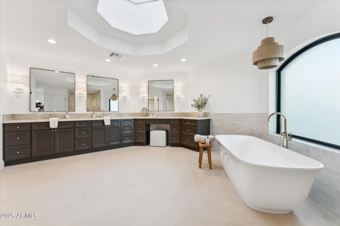 Real Estate Picture 20