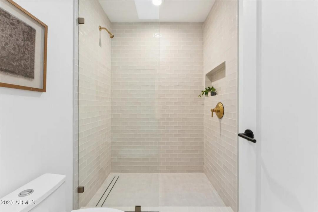 Real Estate Picture 26