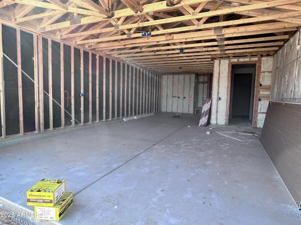 Real Estate Picture 3