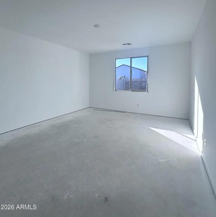 Real Estate Picture 10