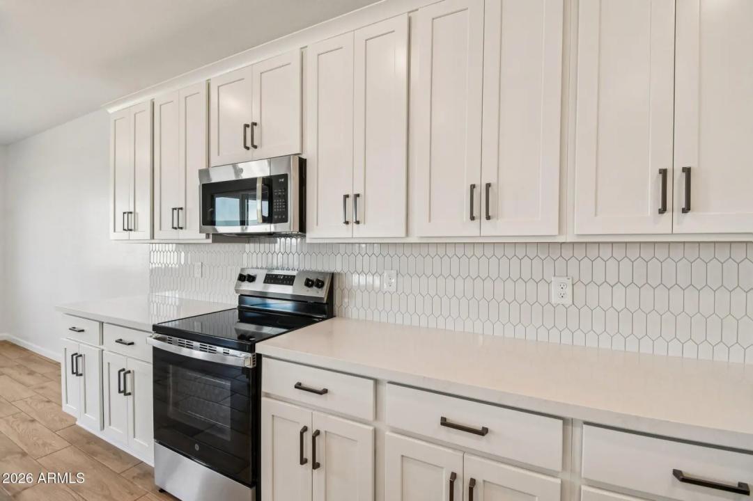 Real Estate Picture 15