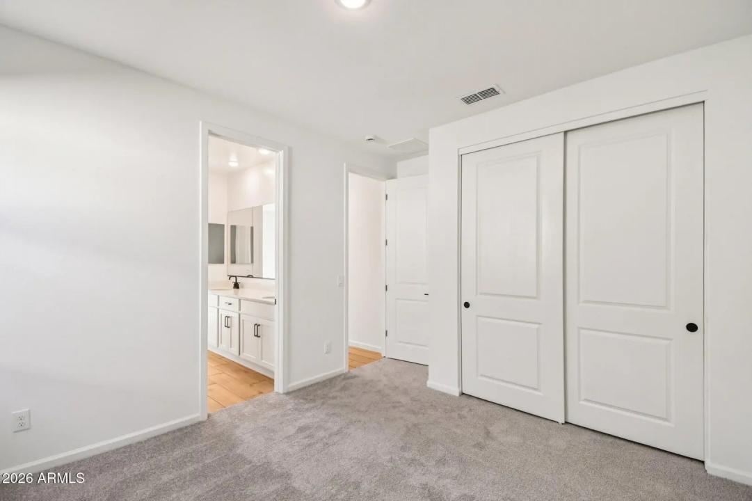 Real Estate Picture 17