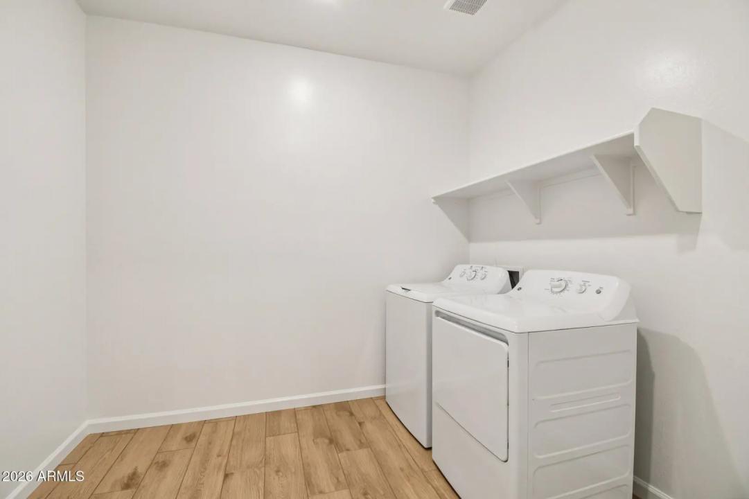 Real Estate Picture 25