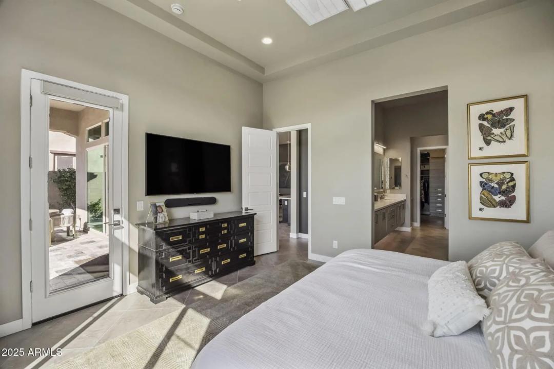 Real Estate Picture 15