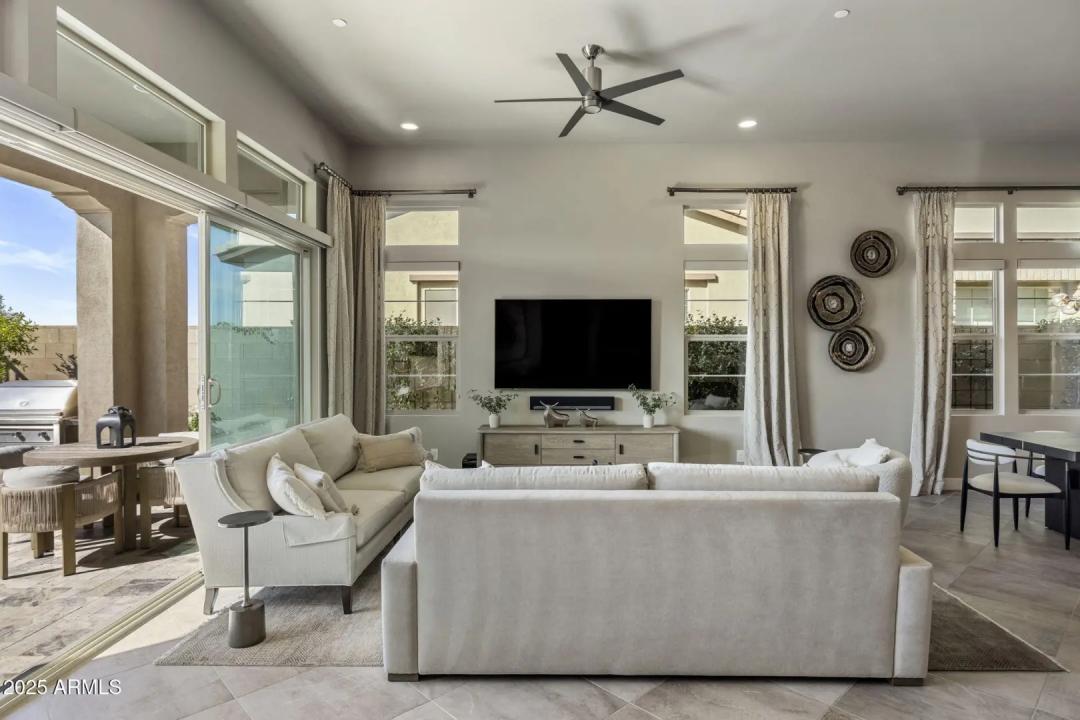 Real Estate Picture 10