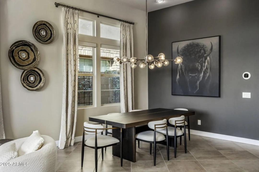 Real Estate Picture 11