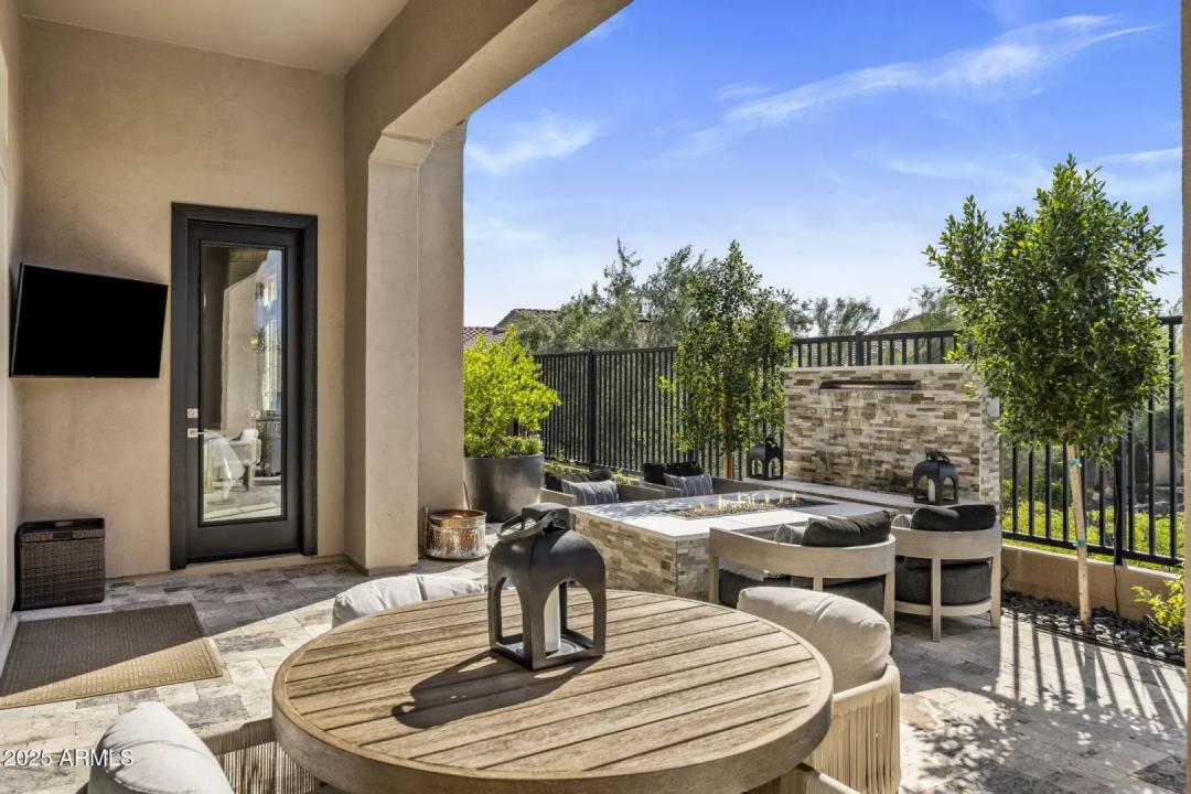 Real Estate Picture 24