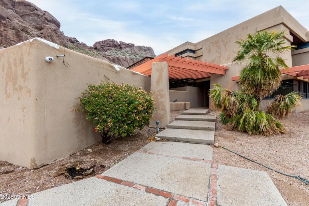 Real Estate Picture 8