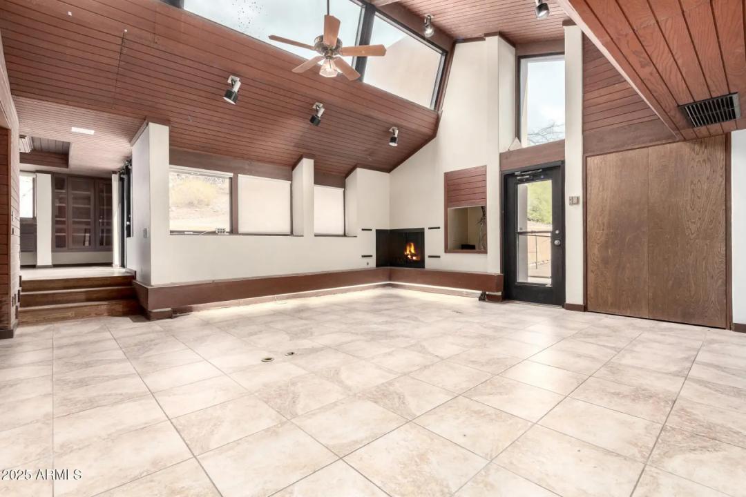 Real Estate Picture 10