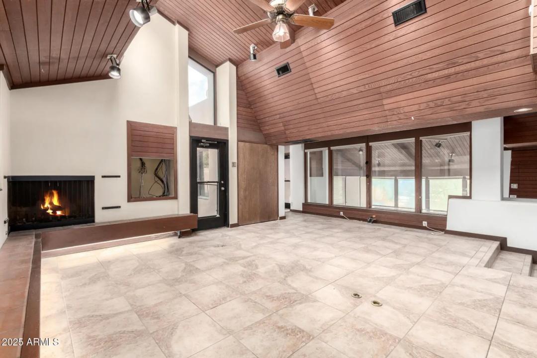 Real Estate Picture 11