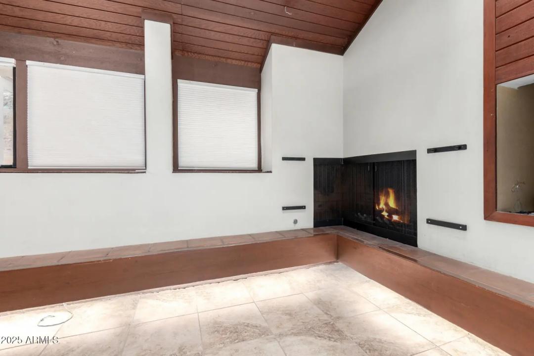 Real Estate Picture 12