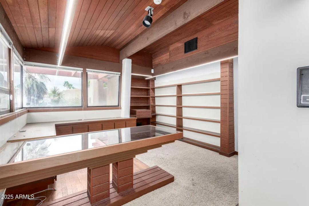 Real Estate Picture 18