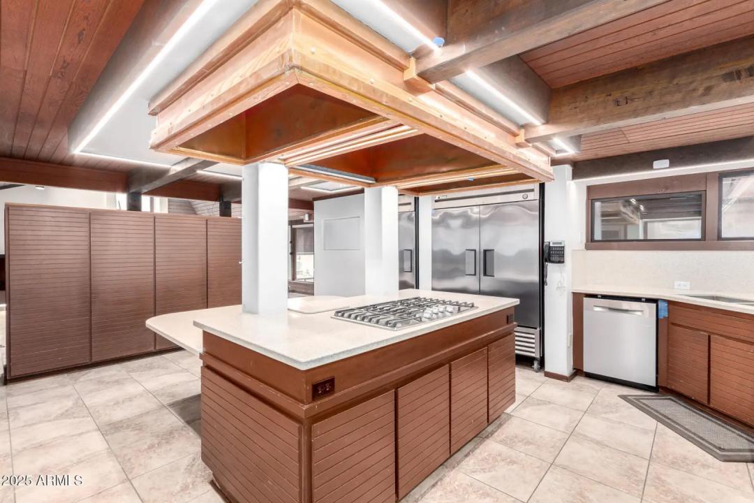 Real Estate Picture 24