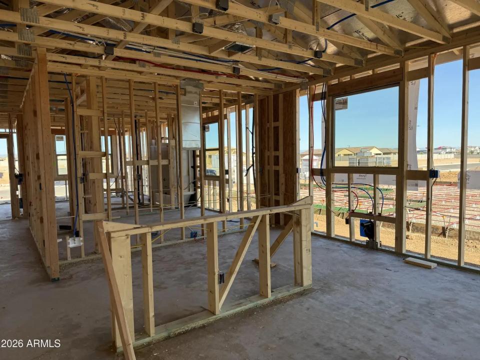 Real Estate Picture 4