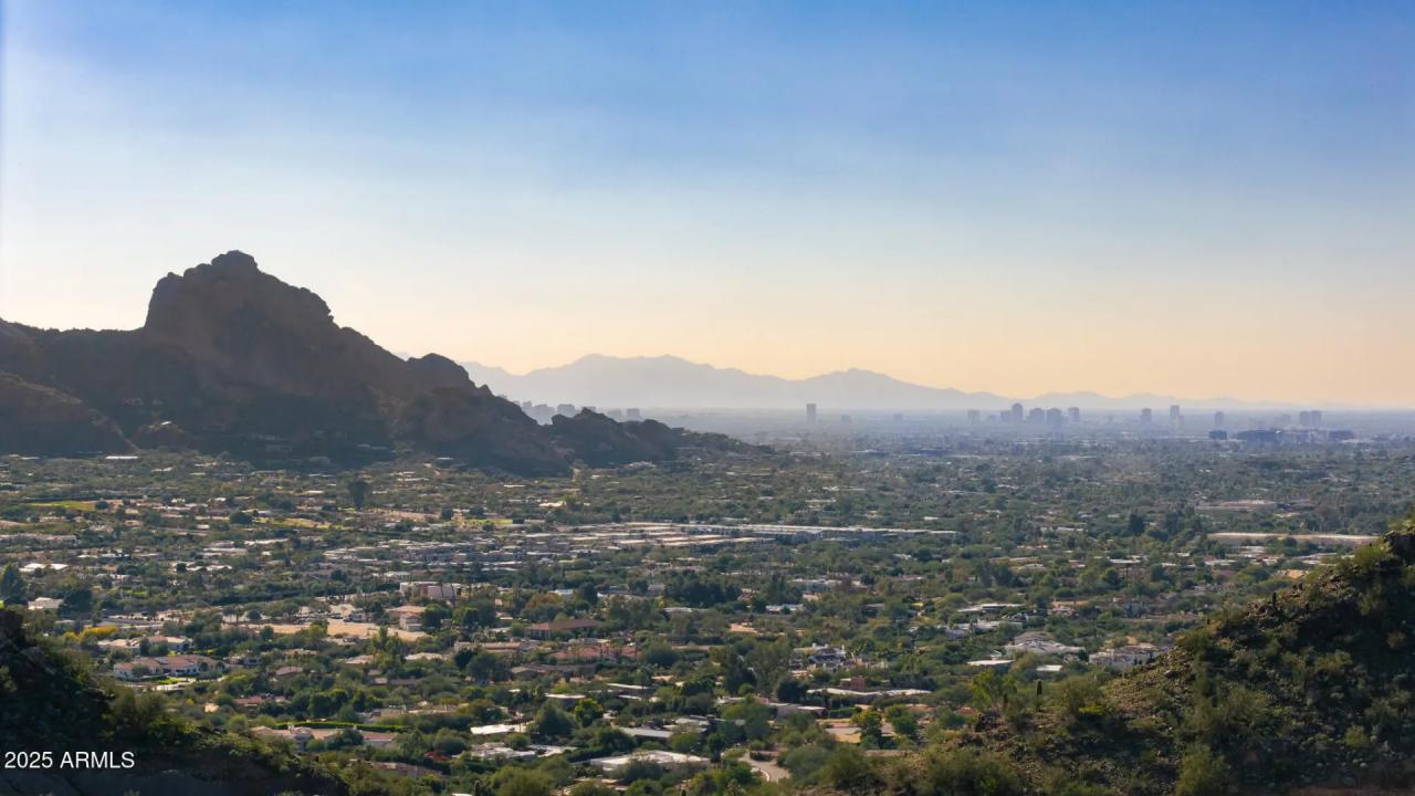 Real Estate Picture 12