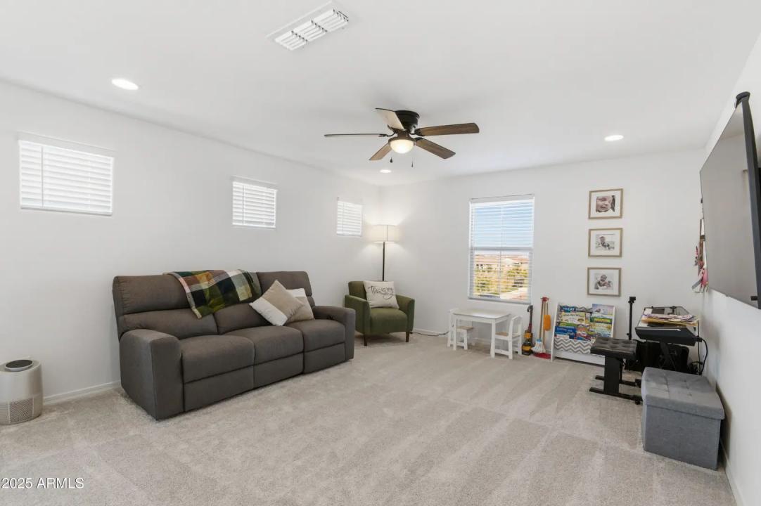 Real Estate Picture 15