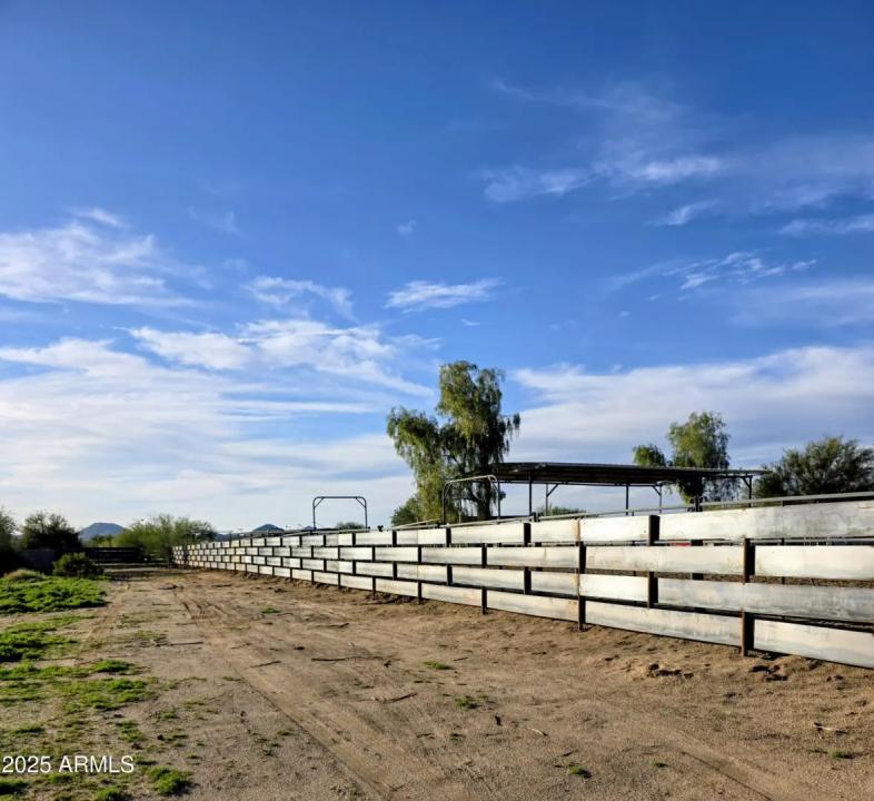 Real Estate Picture 8