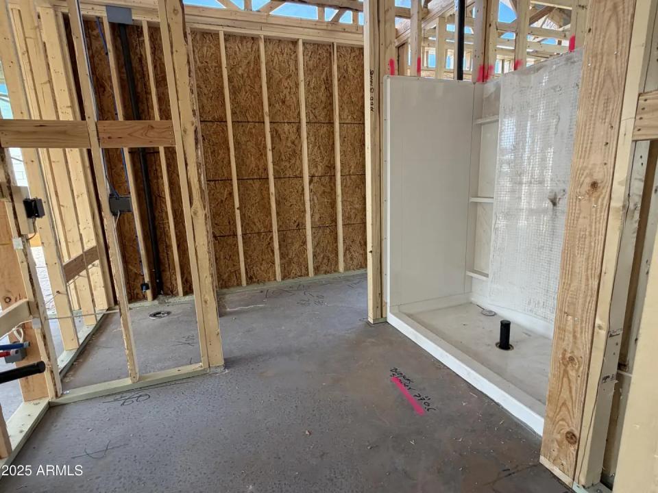 Real Estate Picture 5