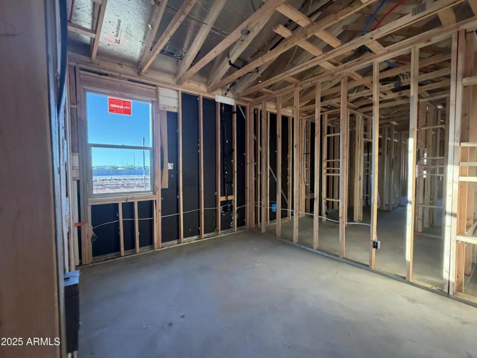 Real Estate Picture 5