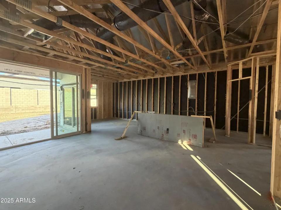 Real Estate Picture 10