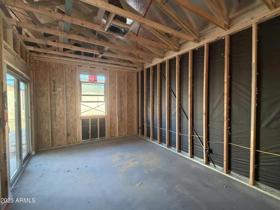 Real Estate Picture 7