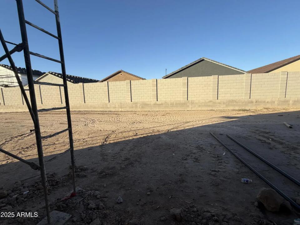 Real Estate Picture 8