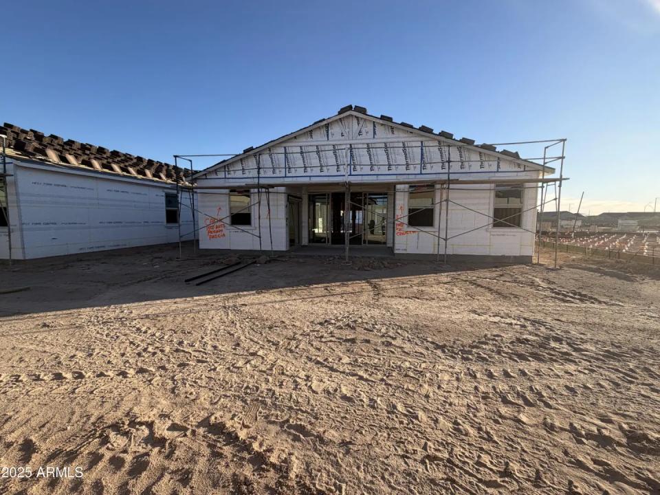 Real Estate Picture 9