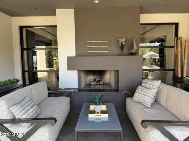 Real Estate Picture 4