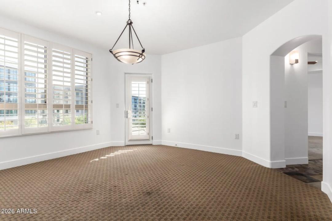 Real Estate Picture 5