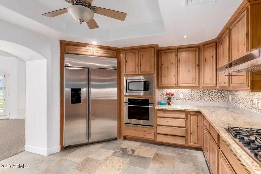 Real Estate Picture 8