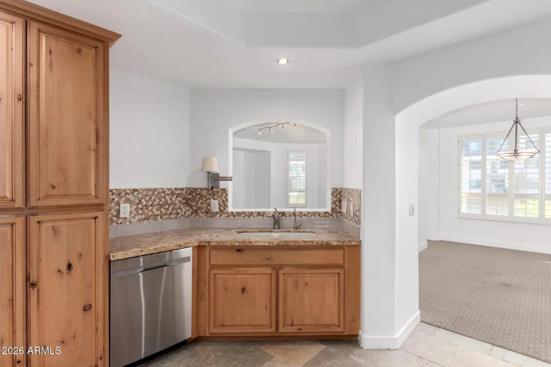 Real Estate Picture 10