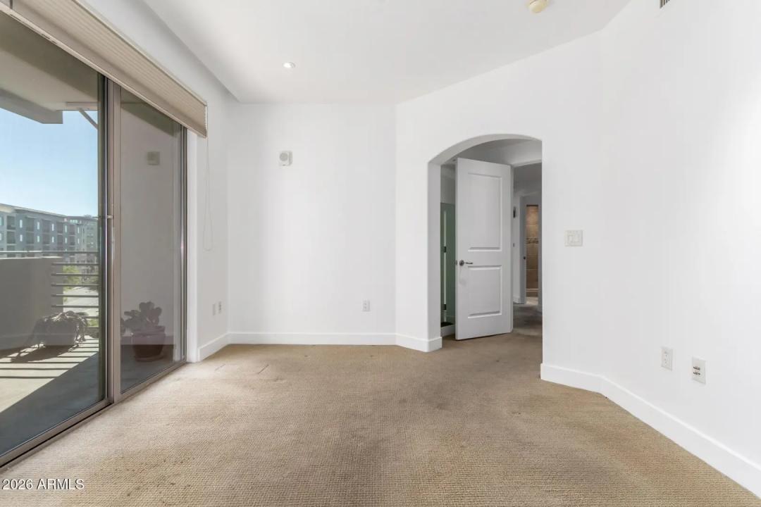 Real Estate Picture 12