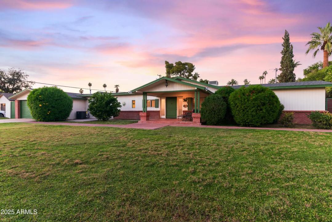 Real Estate Picture 3