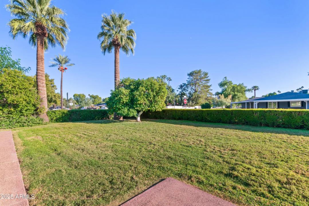 Real Estate Picture 18