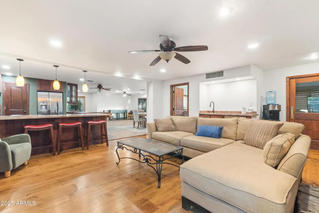 Real Estate Picture 16