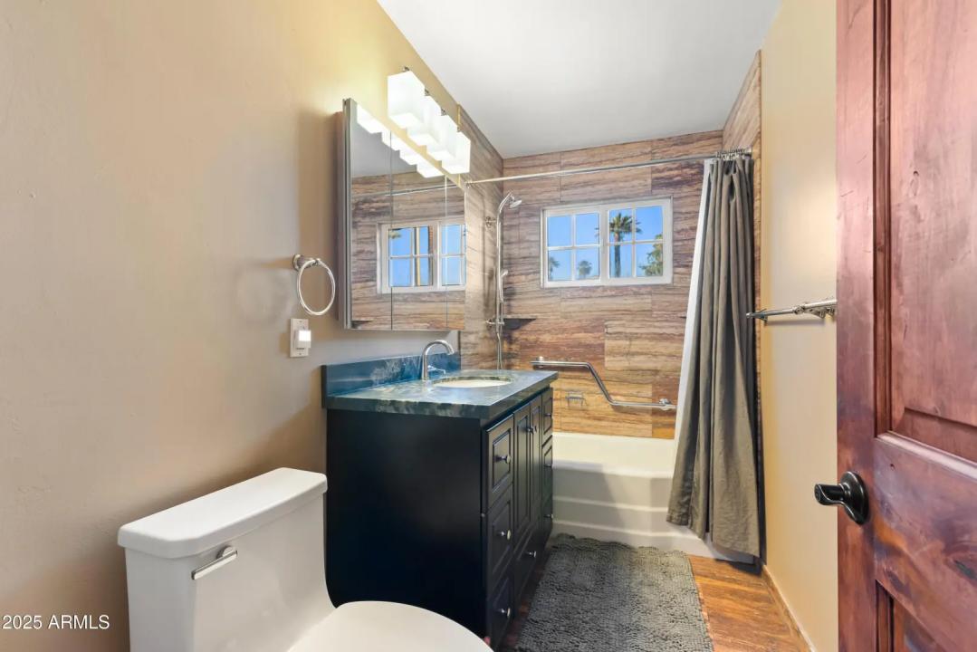 Real Estate Picture 25