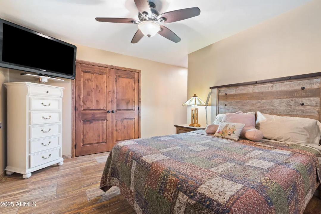 Real Estate Picture 23