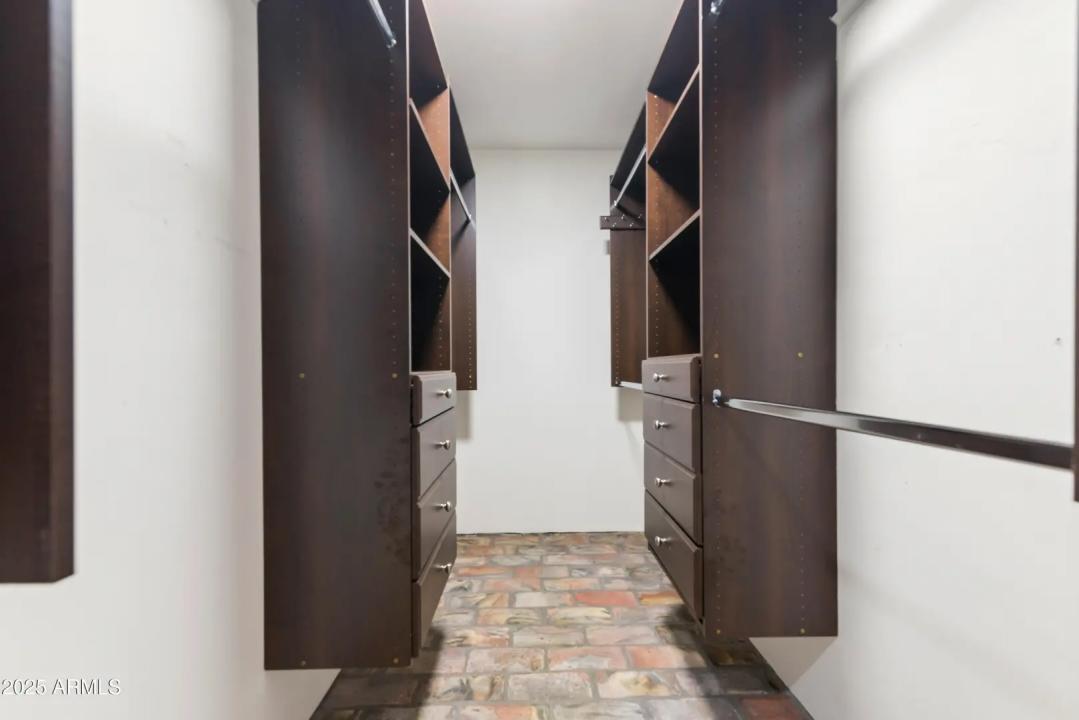 Real Estate Picture 24