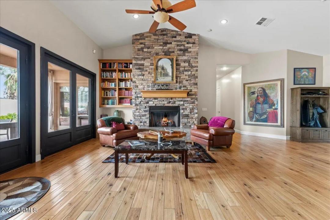 Real Estate Picture 5