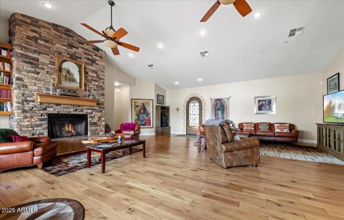 Real Estate Picture 31