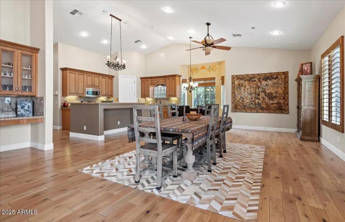 Real Estate Picture 9