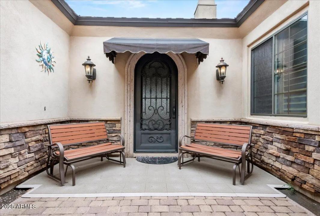 Real Estate Picture 3